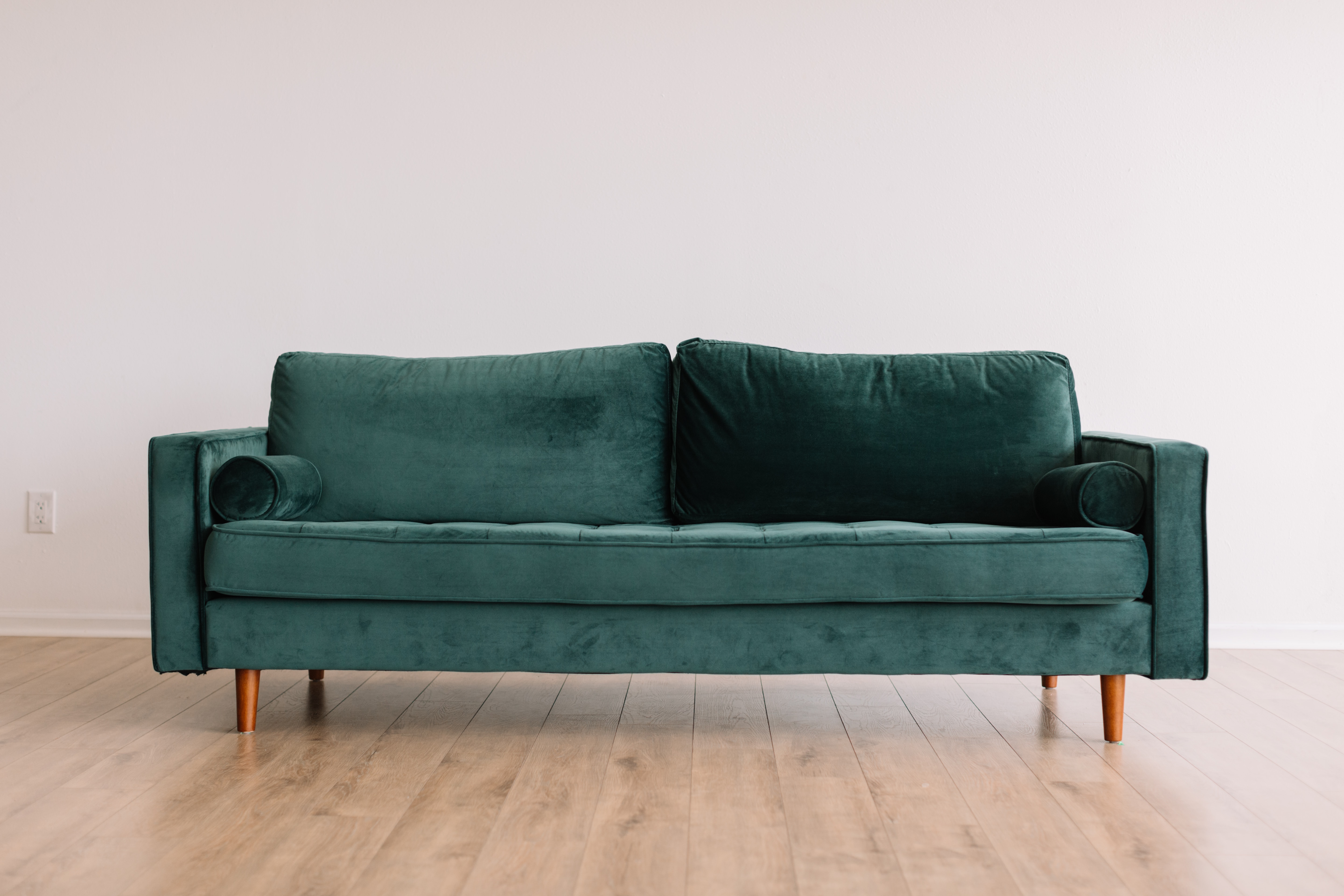 6 Better (And Earth-Friendlier) Alternatives To Throwing Away Your Old Sofa
