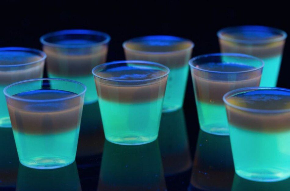 Jell-O shots that glow in the dark