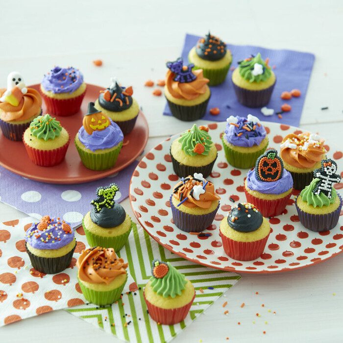 Mini cupcakes with icing for Halloween